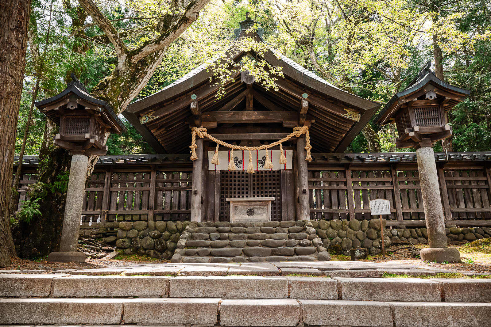 Suwa Taisha Kamisha Maemiya Main Hall