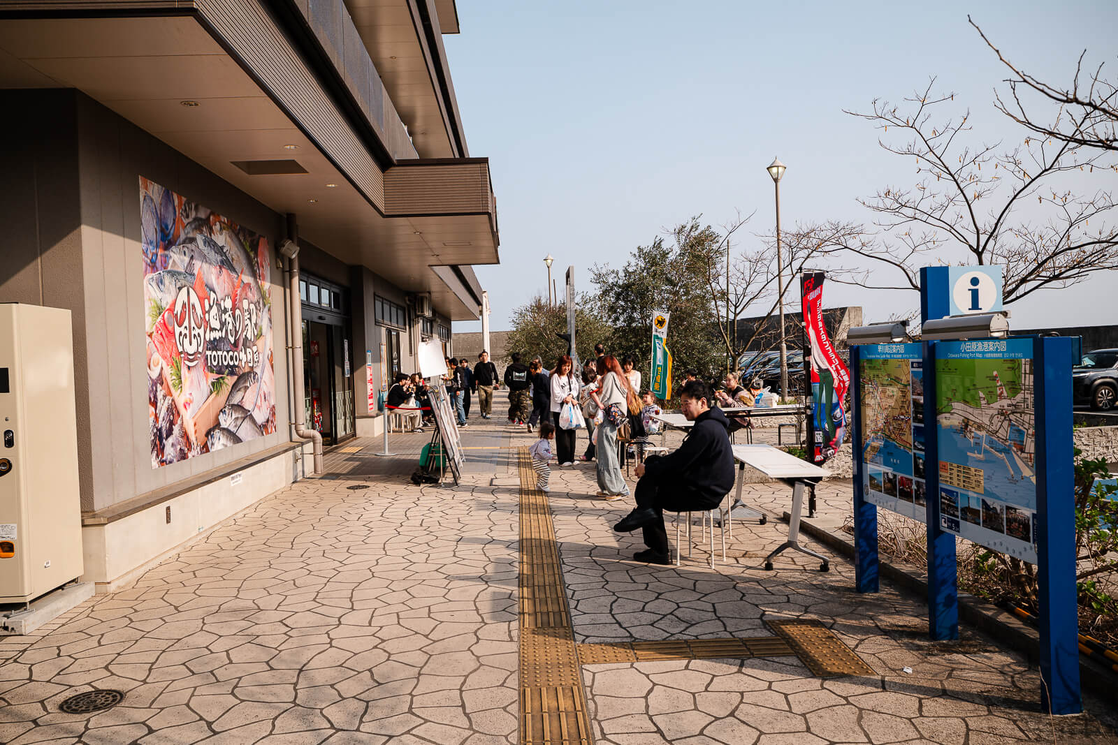Walkway approaching TOTOCO Odawara along the coastal street