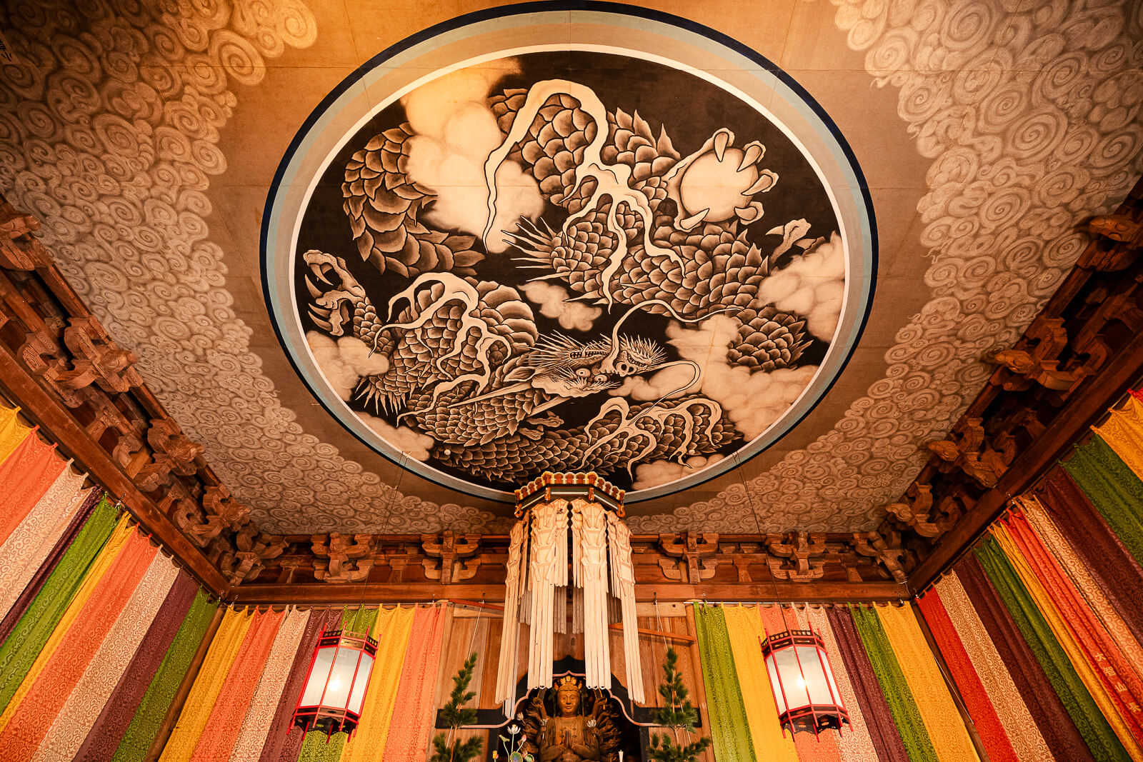 Large dragon painting covering the ceiling of the Hatto at Kencho-ji Temple