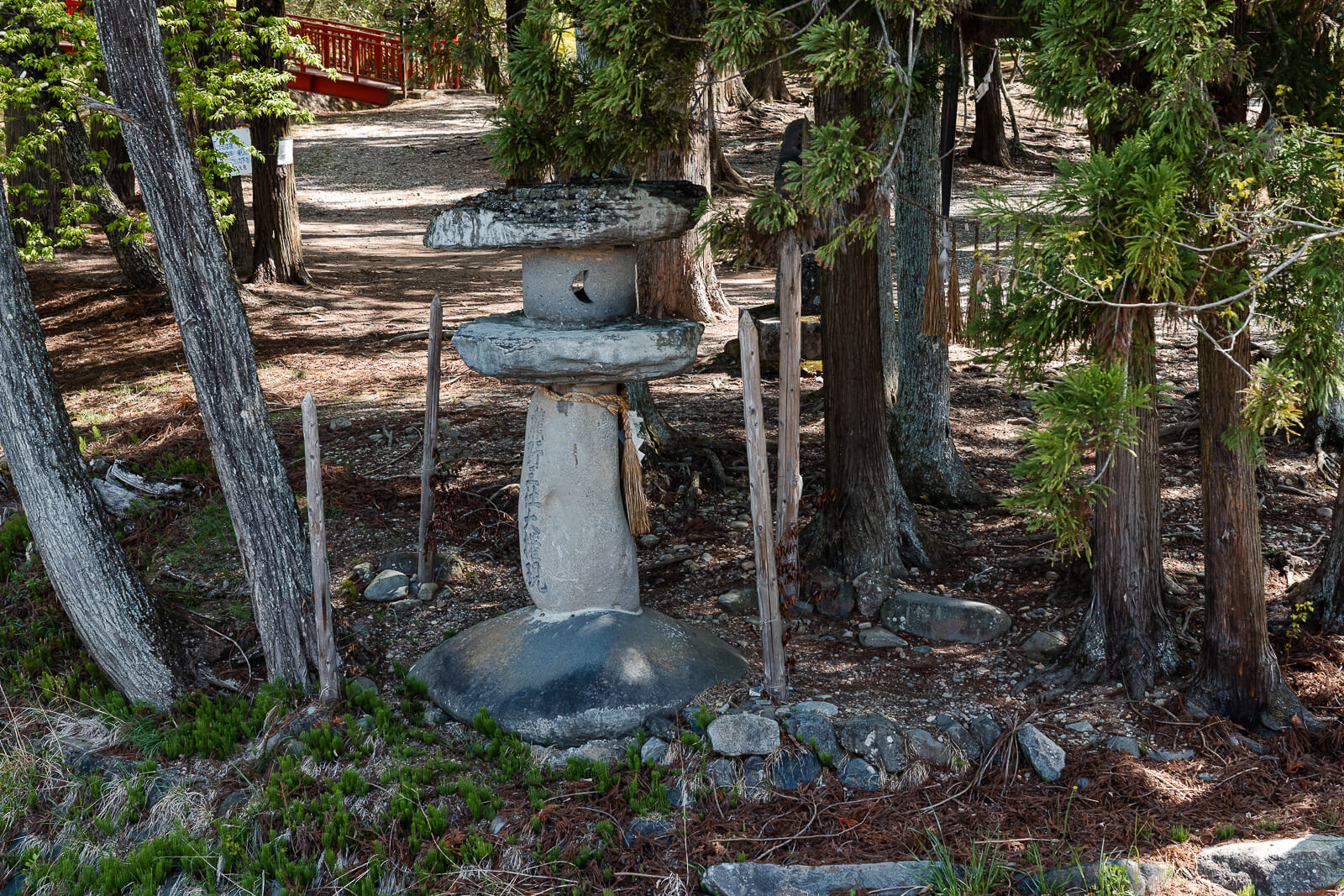 Stone lantern beside the To River near Ukishimasha in Shimosuwa.