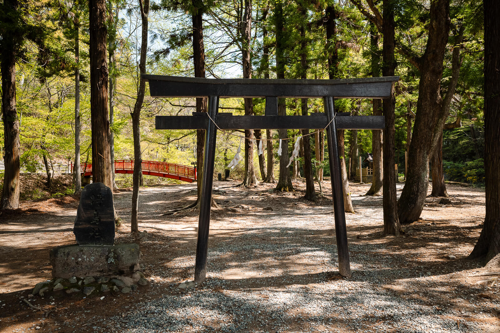 Torii gate near Ukishimasha on the riverside route to Manji Stone Buddha.
