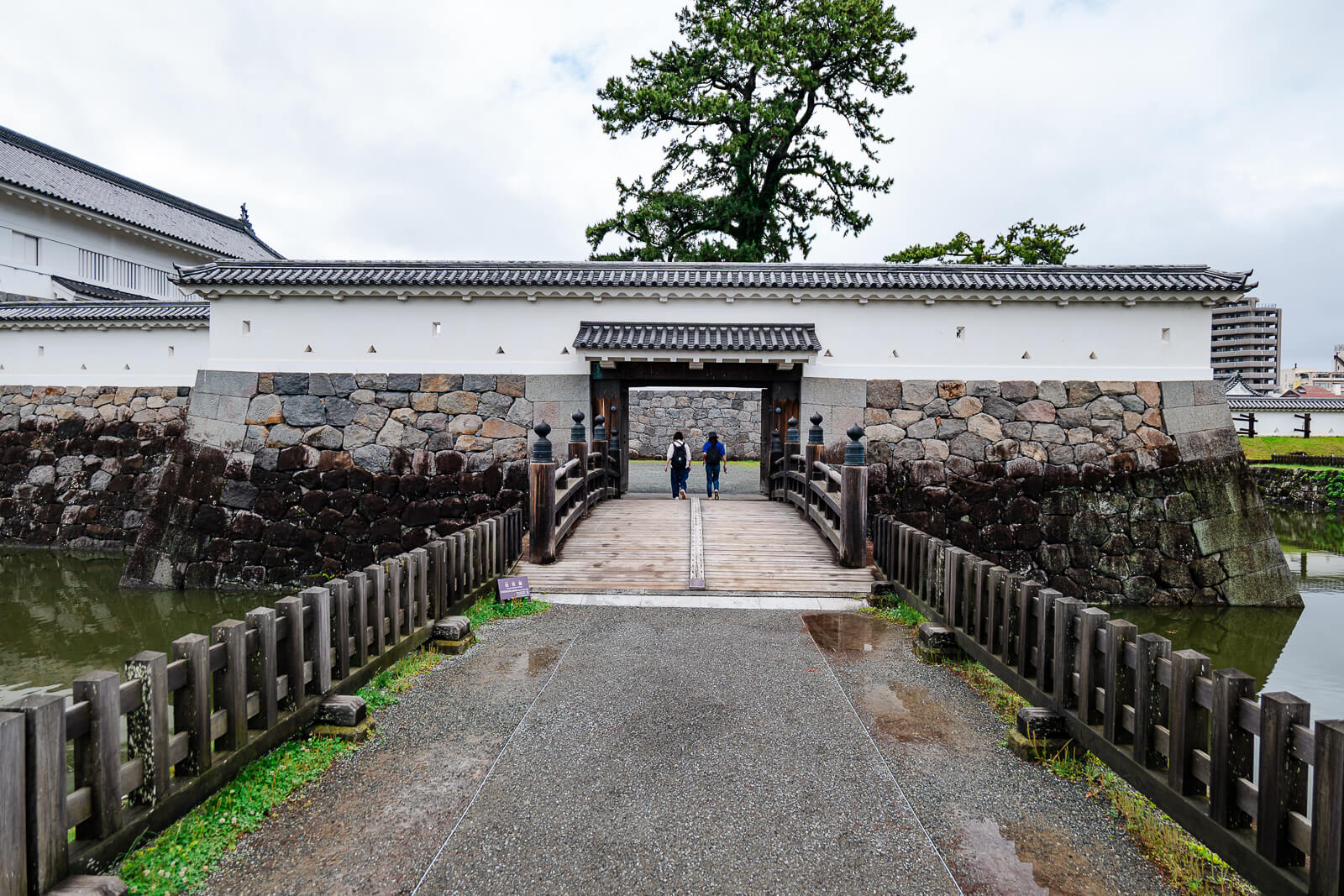 Entrance gate leading into Odawara Castle grounds in Kanagawa
