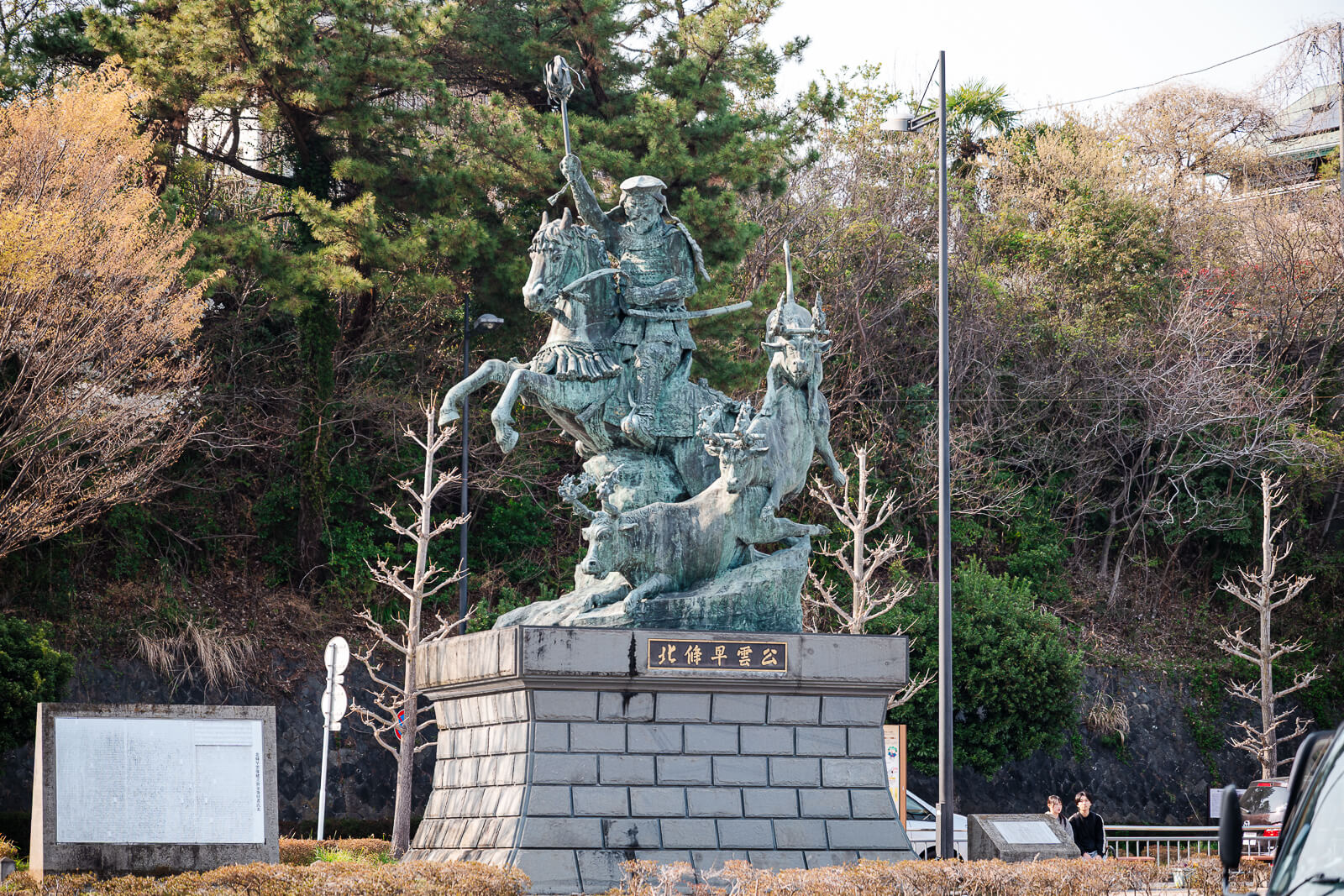 Statue near Odawara Station representing the city’s historical connection to samurai-era regional movement and castle-town history