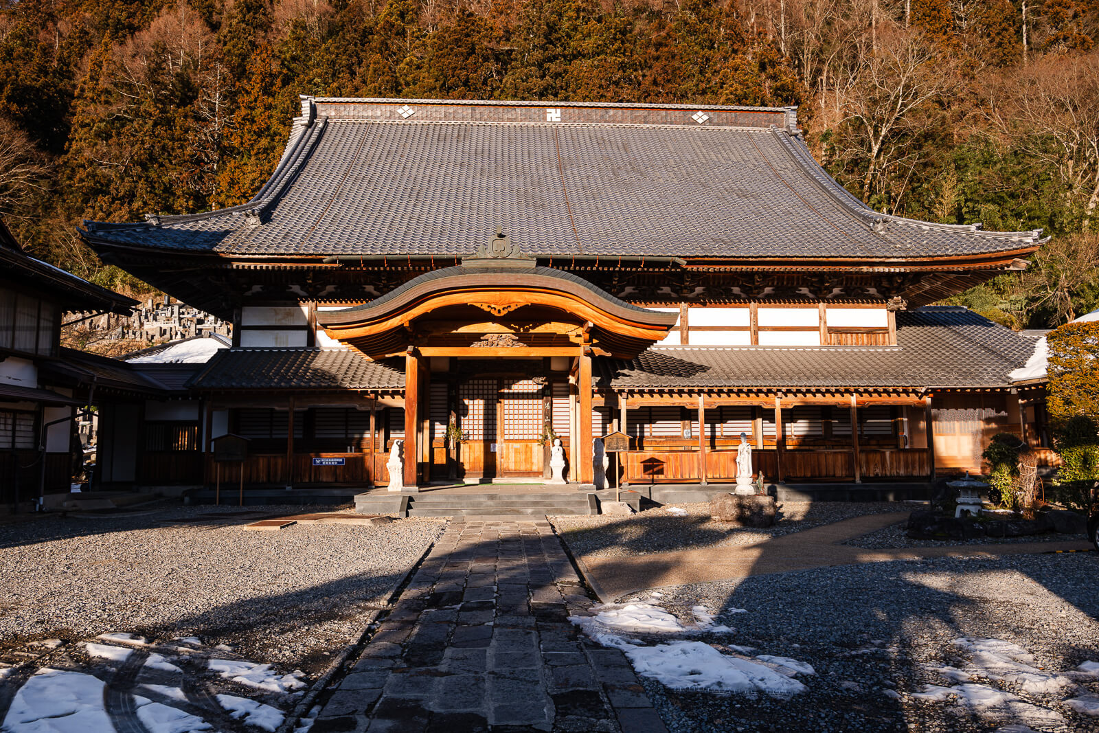 Main hall of Onsen-ji Temple in Yamanouchi, Nagano