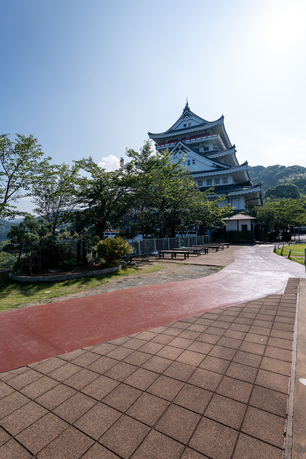 Atami Castle: Vertical path leading toward the castle