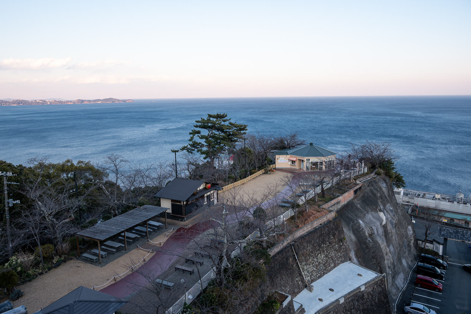 Atami Castle: Cliffside / outer viewpoint with path and ocean