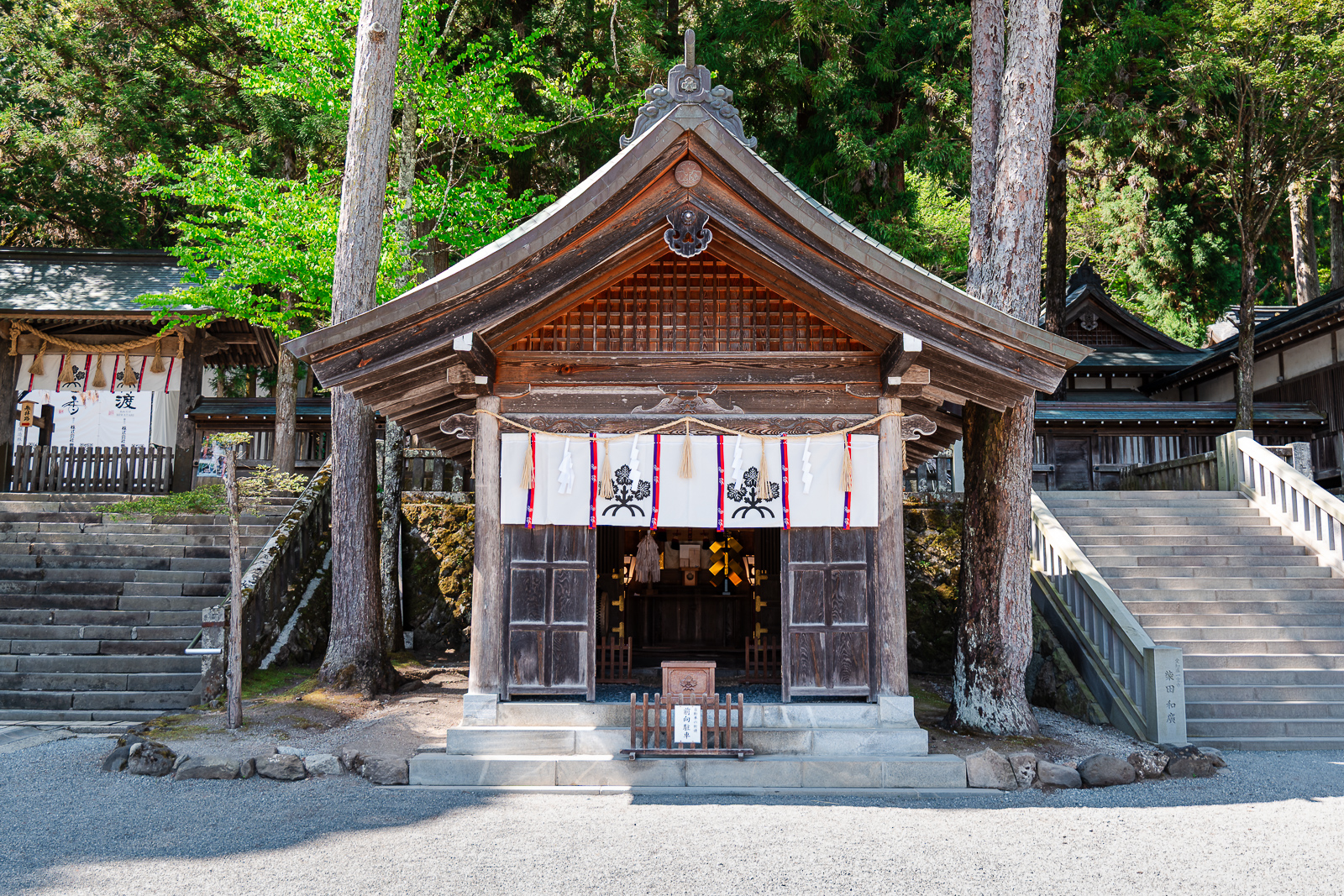 Shrine structure oriented toward Mount Moriya at Suwa Taisha Kamisha Honmiya, Suwa