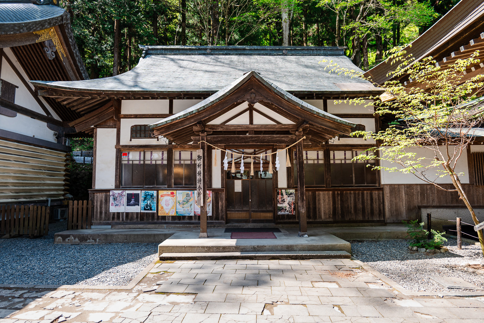 Secondary shrine structure along open grounds at Suwa Taisha Kamisha Honmiya, Suwa