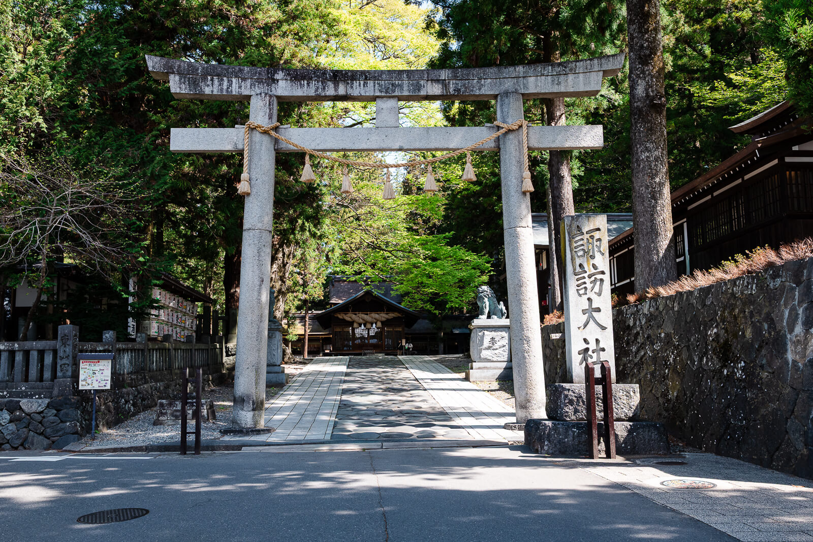 Approach road leading toward the second torii gate at Suwa Taisha Shimosha Harumiya