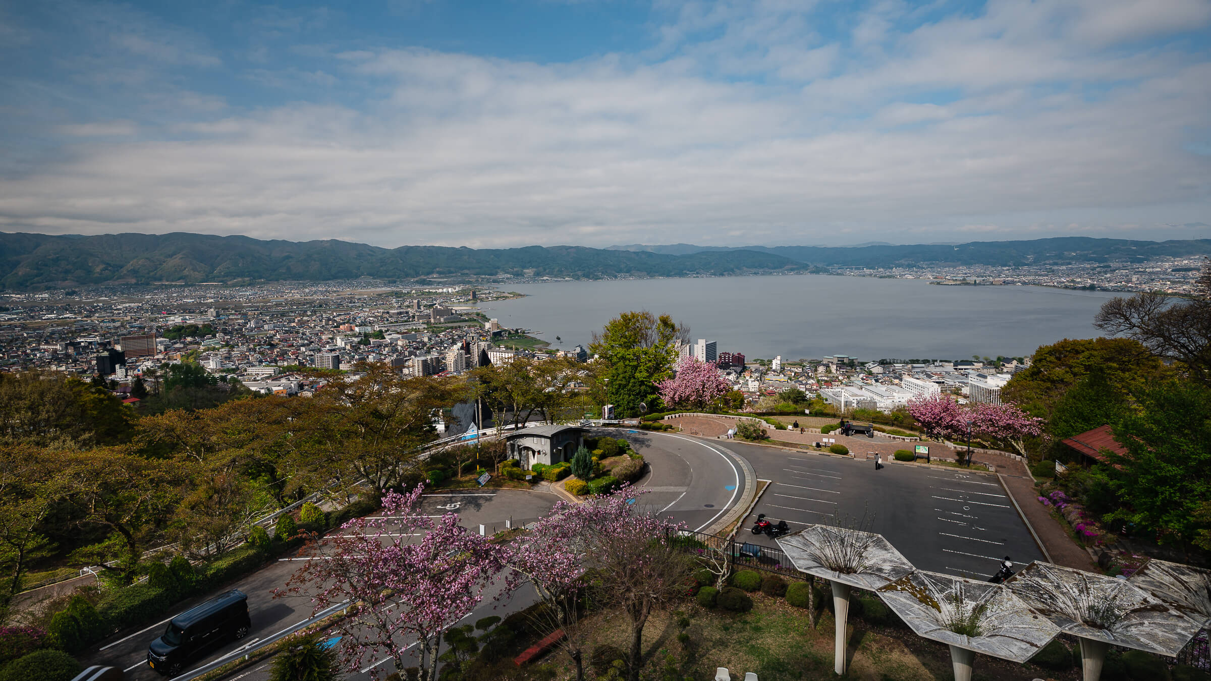 Tateishi Park — The Overlook That Changes How Lake Suwa Looks