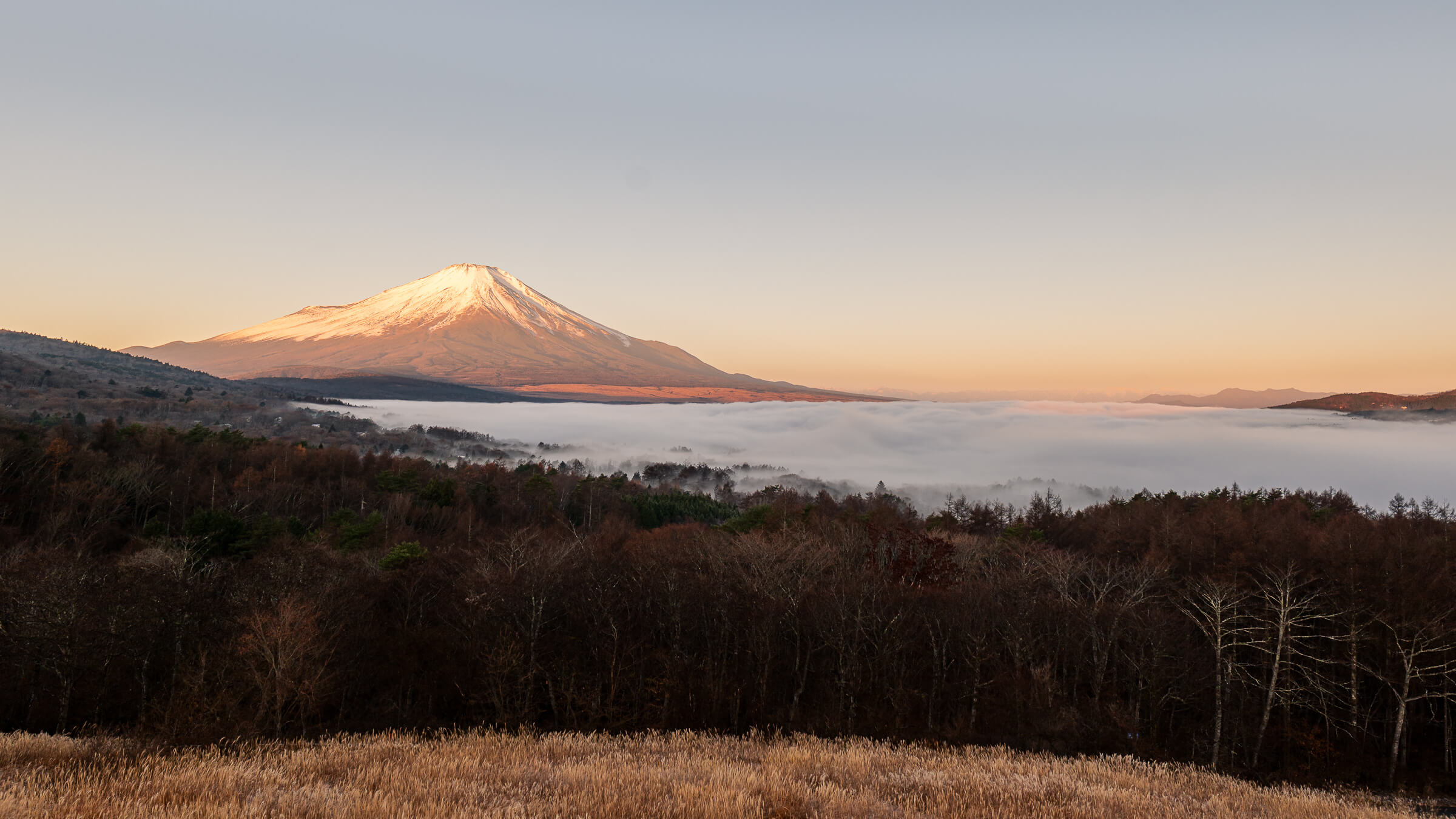 panoramadai observatory above lake yamanakako in the Fuji Five Lakes area